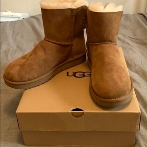 BRAND NEW UGG - Size 10